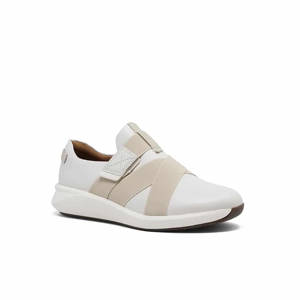 CLARKS Un Rio Strap Women Sneaker White Leather