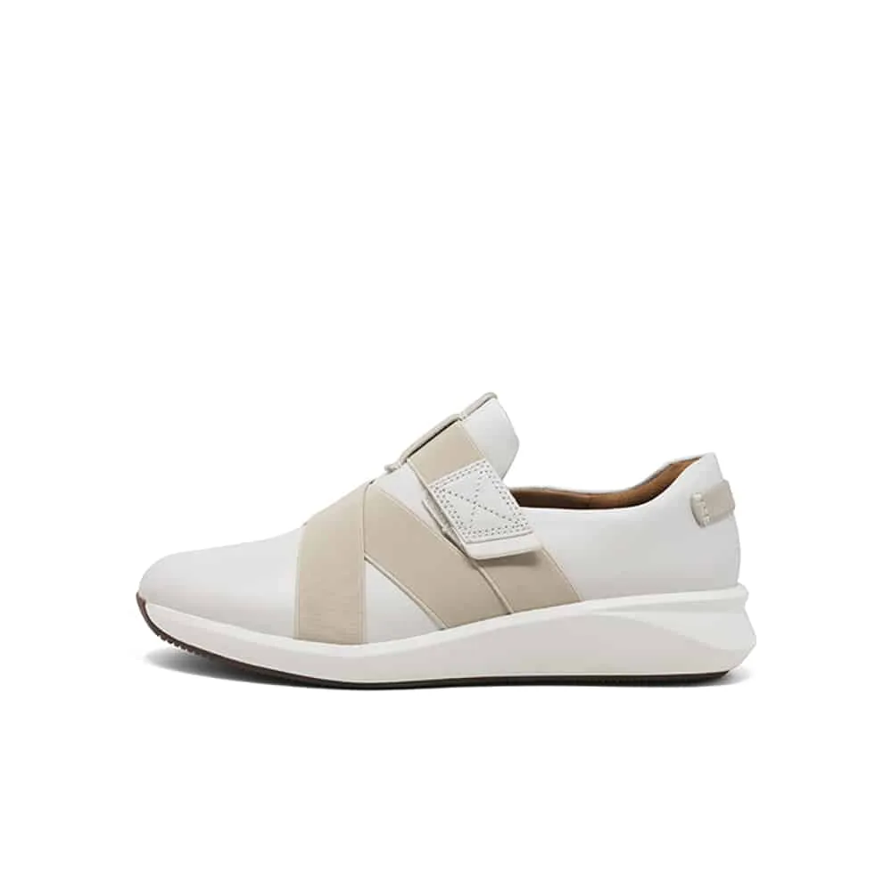 CLARKS Un Rio Strap Women Sneaker White Leather