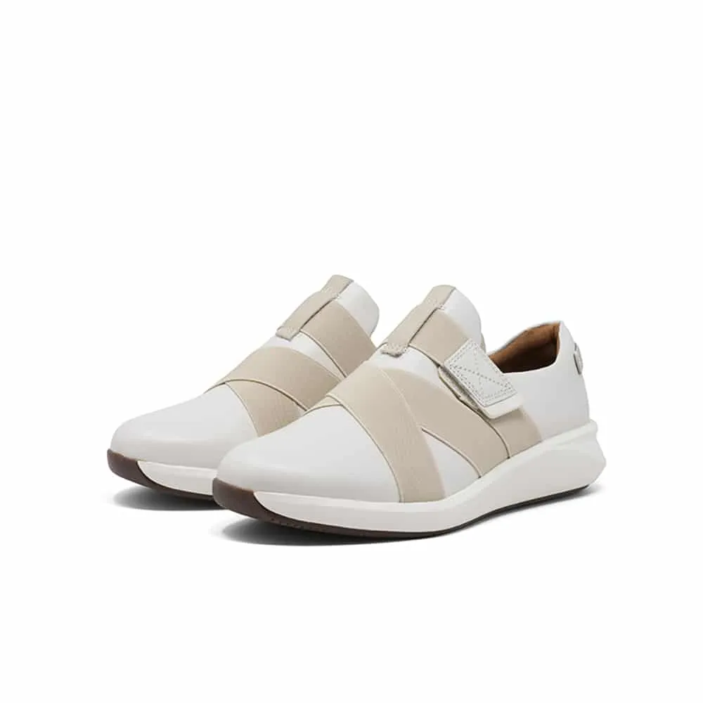 CLARKS Un Rio Strap Women Sneaker White Leather