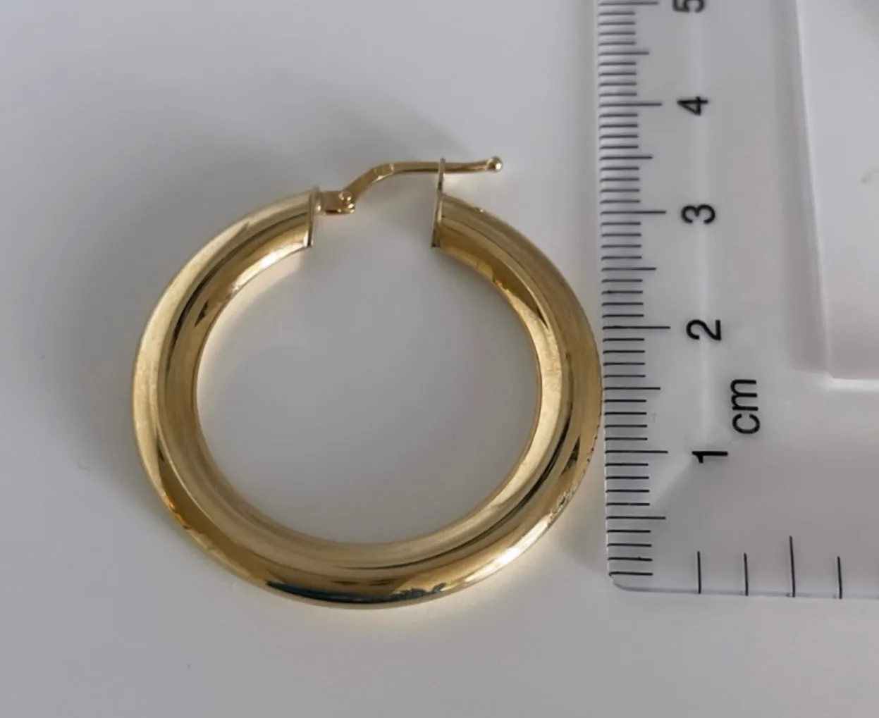 Flat hoop earrings