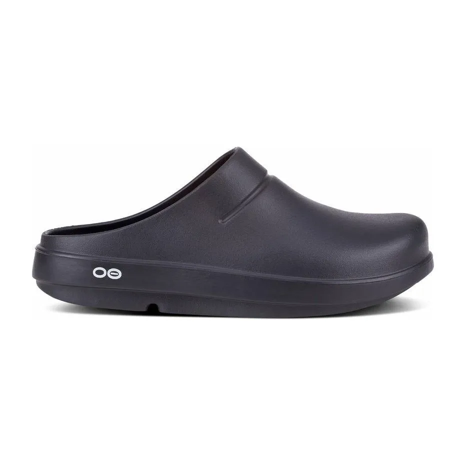 OOFOS Unisex Oocloog Clogs in Black