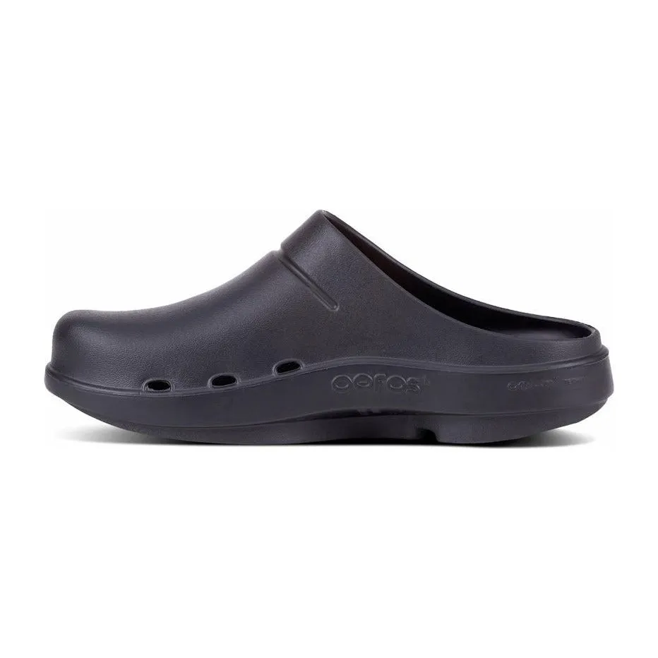 OOFOS Unisex Oocloog Clogs in Black