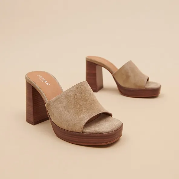 Open-toe mules with high heels in taupe suede