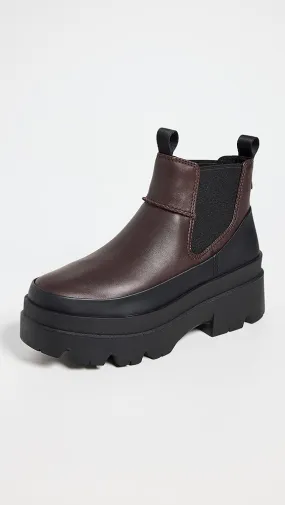 UGG   Brisbane Chelsea Boots 